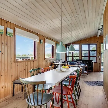 Dom wakacyjny Cozy In With Kitchen